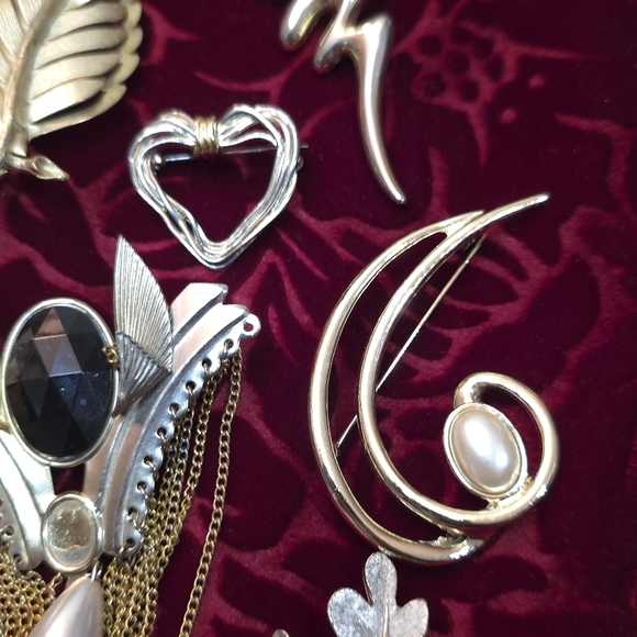 LOT OF 22 VINTAGE BROOCHES - Picture 6 of 13